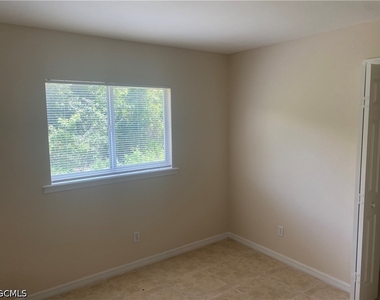 135 Meadow Road - Photo Thumbnail 4