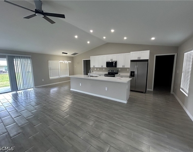 2014 Kismet Parkway W - Photo Thumbnail 1