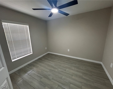 2014 Kismet Parkway W - Photo Thumbnail 5