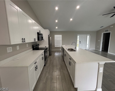 2014 Kismet Parkway W - Photo Thumbnail 3