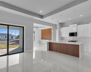 1306 Beth Avenue N - Photo Thumbnail 11