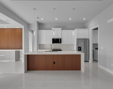 1306 Beth Avenue N - Photo Thumbnail 9