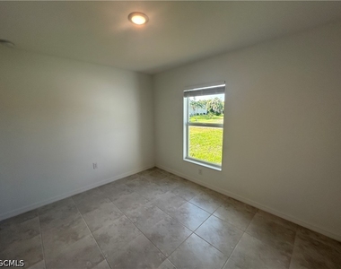 2825 Nw 25 Lane - Photo Thumbnail 3