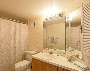 9627 Eaton Gardens Lane - Photo Thumbnail 38