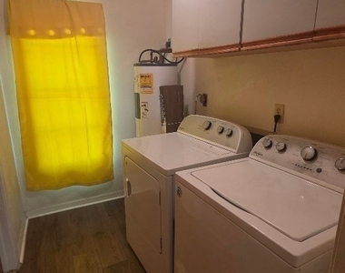 137 Dania Circle - Photo Thumbnail 14