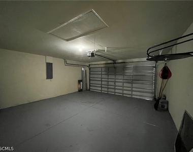 1821 Sw 22nd Lane - Photo Thumbnail 9