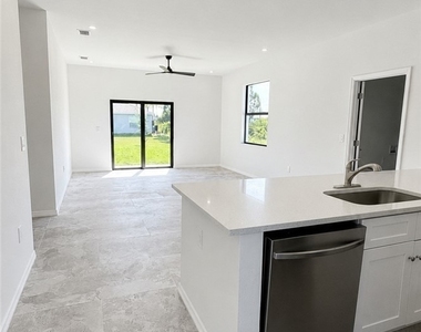 1607 Hazel Avenue S - Photo Thumbnail 2