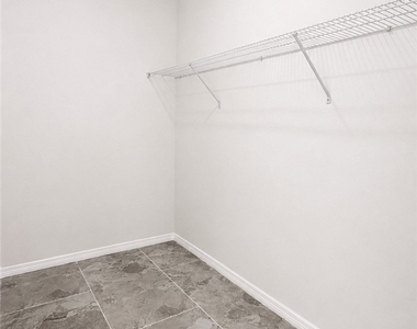 1607 Hazel Avenue S - Photo Thumbnail 11
