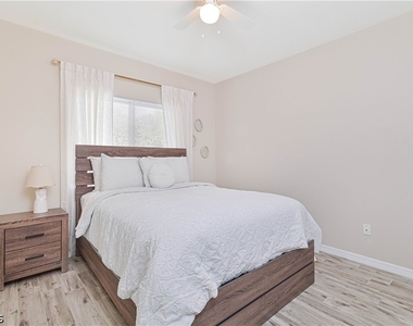 10020 Maddox Lane - Photo Thumbnail 34