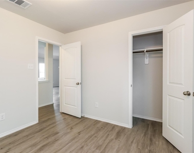3800 Avalon Lane - Photo Thumbnail 13