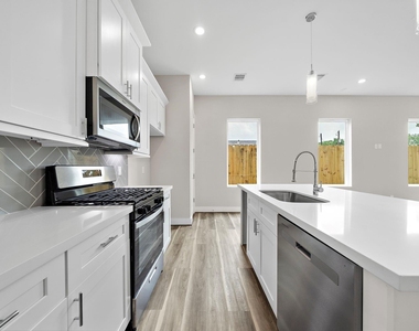 7510 Sandle Street - Photo Thumbnail 1