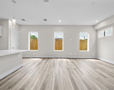 7510 Sandle Street - Photo Thumbnail 4