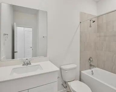 14187 Granger Pointe - Photo Thumbnail 30