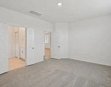 14187 Granger Pointe - Photo Thumbnail 23