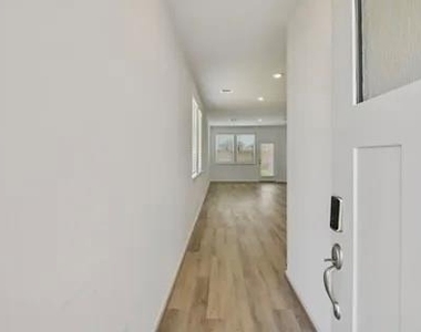 14187 Granger Pointe - Photo Thumbnail 5