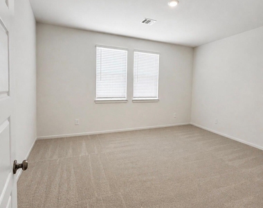 14187 Granger Pointe - Photo Thumbnail 21