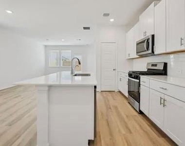 14187 Granger Pointe - Photo Thumbnail 17