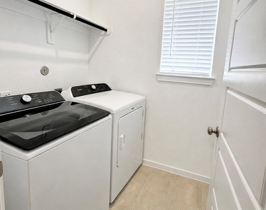 14187 Granger Pointe - Photo Thumbnail 40
