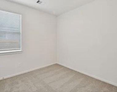 14187 Granger Pointe - Photo Thumbnail 36