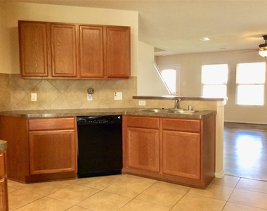 5031 Ivy Fair Way - Photo Thumbnail 7