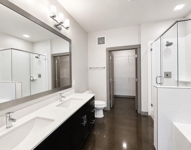 1111 N Durham Drive - Photo Thumbnail 8