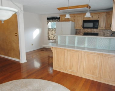 36 Highbridge Hill - Photo Thumbnail 4