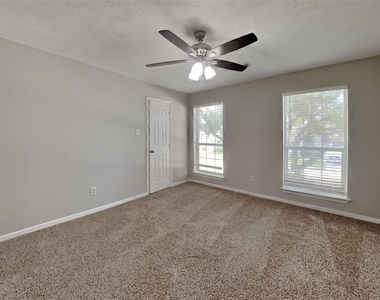 11307 Sunshine Park Drive - Photo Thumbnail 14