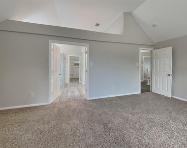 11307 Sunshine Park Drive - Photo Thumbnail 6