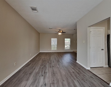 11307 Sunshine Park Drive - Photo Thumbnail 4