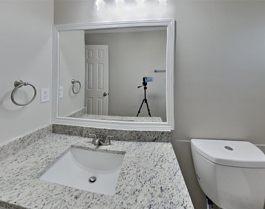 11307 Sunshine Park Drive - Photo Thumbnail 16