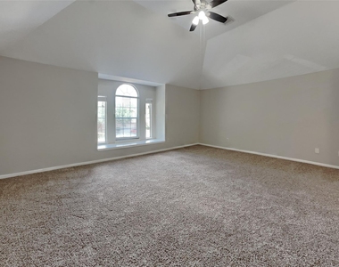 11307 Sunshine Park Drive - Photo Thumbnail 7