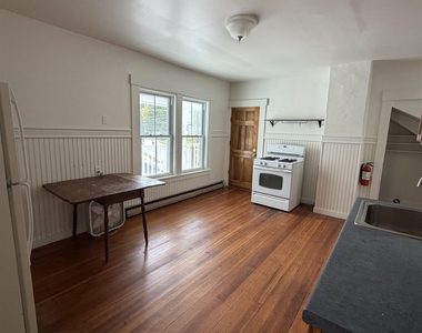 110 Estey - Photo Thumbnail 3