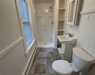 110 Estey - Photo Thumbnail 5