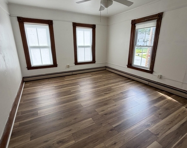 110 Estey - Photo Thumbnail 8
