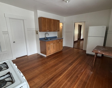 110 Estey - Photo Thumbnail 4