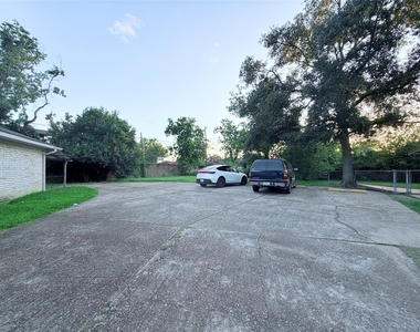 7315 Housman Street - Photo Thumbnail 8