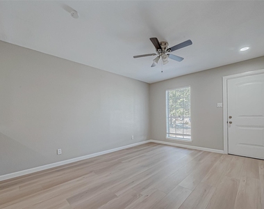 7315 Housman Street - Photo Thumbnail 13