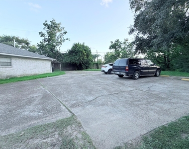 7315 Housman Street - Photo Thumbnail 9