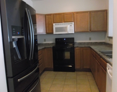 370-412 Farrell - Photo Thumbnail 1