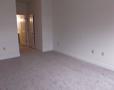 370-412 Farrell - Photo Thumbnail 10