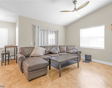 2281 16th Street Ne - Photo Thumbnail 20