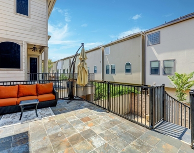 623 Knox Street - Photo Thumbnail 13