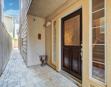 623 Knox Street - Photo Thumbnail 3
