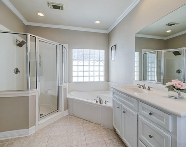 623 Knox Street - Photo Thumbnail 17