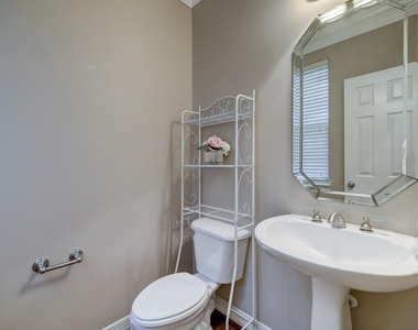 623 Knox Street - Photo Thumbnail 15