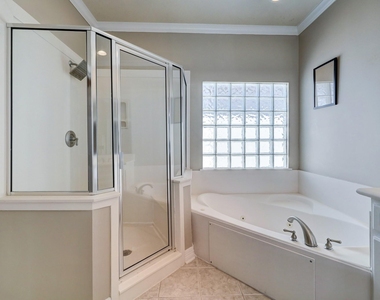 623 Knox Street - Photo Thumbnail 18