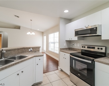 2914 46th Street Sw - Photo Thumbnail 3