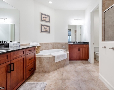 7563 Moorgate Point Way - Photo Thumbnail 15