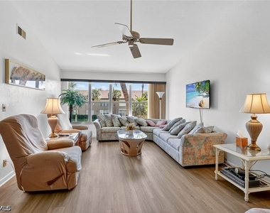 4210 Looking Glass Lane - Photo Thumbnail 8