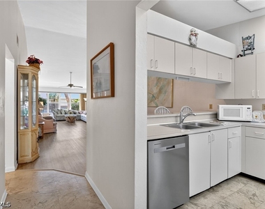 4210 Looking Glass Lane - Photo Thumbnail 12